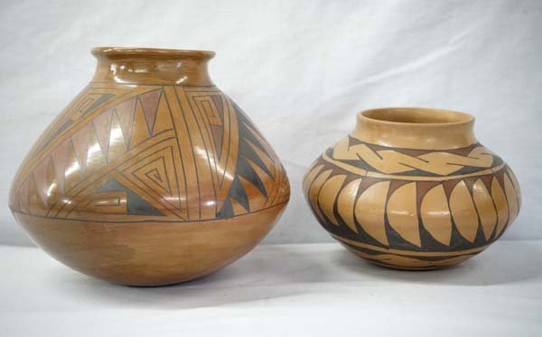 Pair of Vintage Mexican Mata Ortiz Pottery Jars (1 of 3)