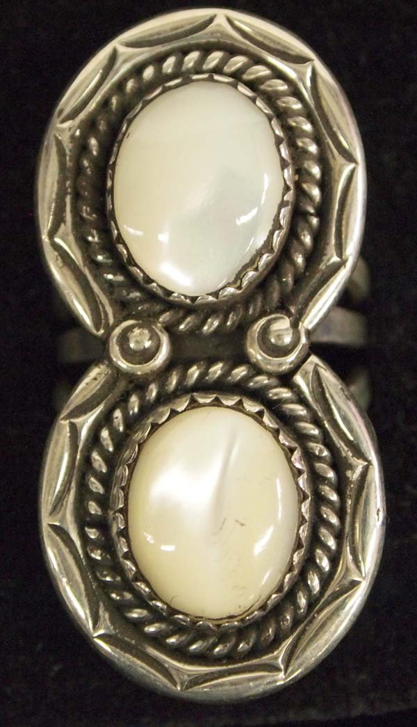 1960s Navajo Sterling Mother of Pearl Ring, Sz 6.5 (1 of 3)