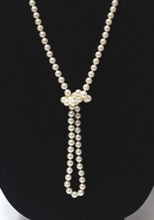 2 Pearl Necklaces: 2 Pearl Necklaces, 1 is a choker, necklace measures 38'' end to end