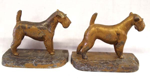 Pair of Frankart Cast Iron Airedale Bookends: Pair of Antique Frankart Cast Iron Airedale Bookends, measures 3'' x 8'' x 5.5'', hallmarked, Frankart, Inc. was incorporated in 1922, although it appears Arthur von Frankenberg began creating his pie