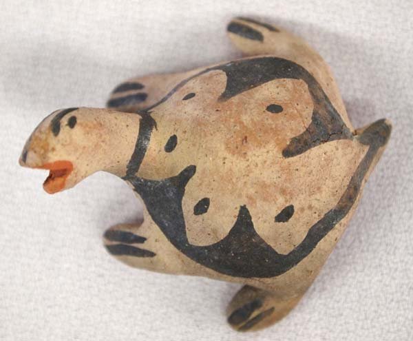 Native American Cochiti Miniature Pottery Turtle (1 of 4)