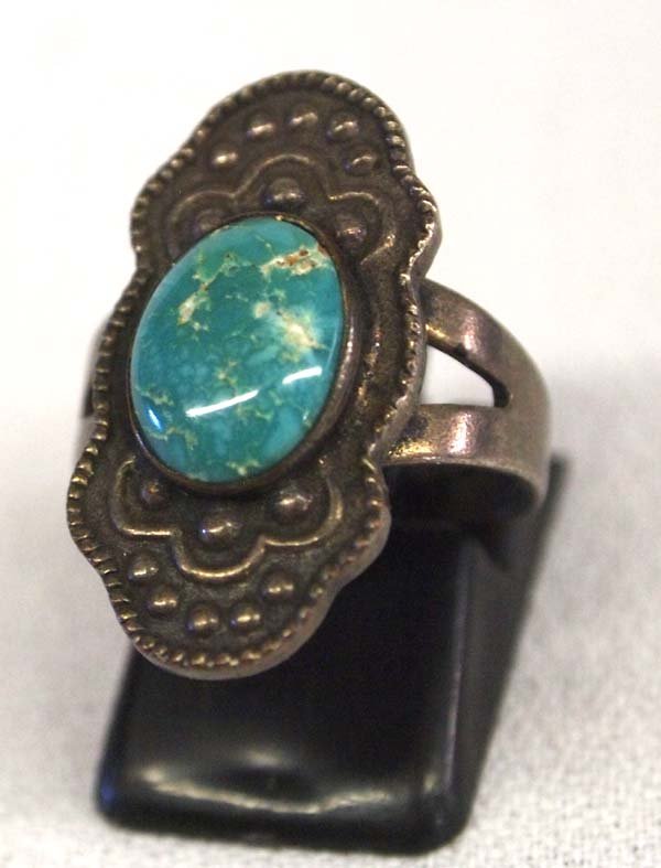 Antique Navajo Old Pawn Silver Turquoise Ring: Antique Native American Navajo Old Pawn Sterling Silver Turquoise Ring Size 6. Measures 1" x .5"W