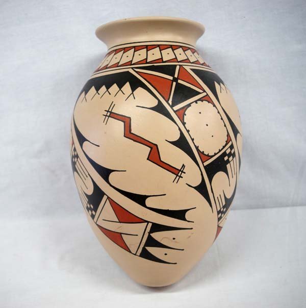 Mexican Polychrome Mata Ortiz Olla by Lui Ortizs (1 of 2)
