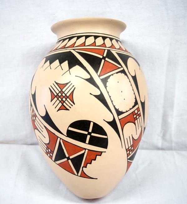 Mexican Mata Ortiz Pottery Jar by Luis Ortiz (1 of 2)