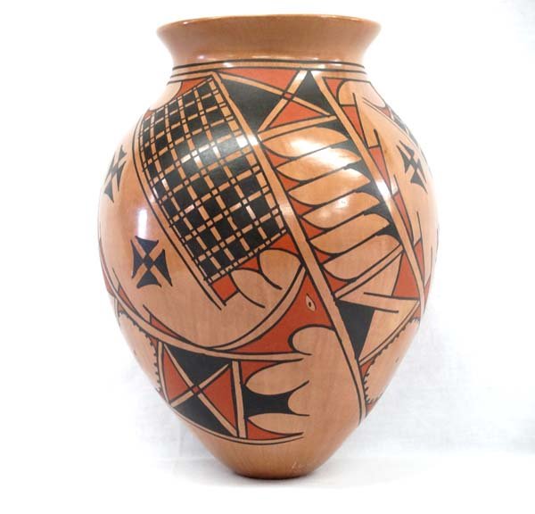 Mexican Mata Ortiz Pottery Jar by Luis Ortiz (1 of 2)