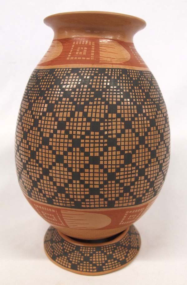 Mexican Mata Ortiz Jar by Yolanda Soto (1 of 5)