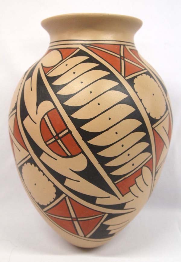 Mexican Mata Ortiz Olla by Luiz Ortiz (1 of 3)