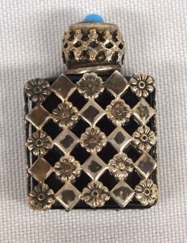 Antique French Perfume Bottle. (1 of 3)