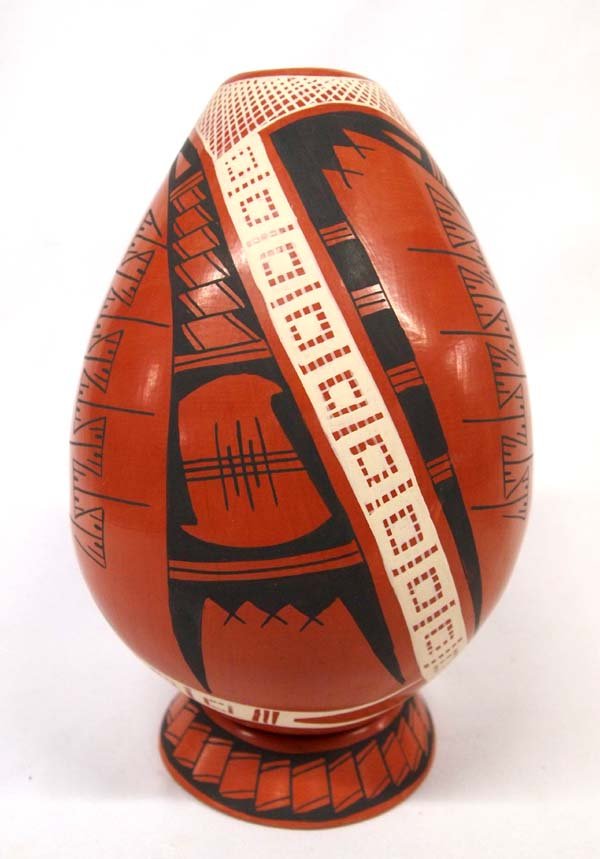 Mexican Mata Ortiz Jar by Yolanda Soto (1 of 4)