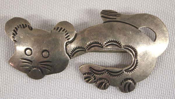 Native American Navajo Sterling Cat Pin (1 of 3)