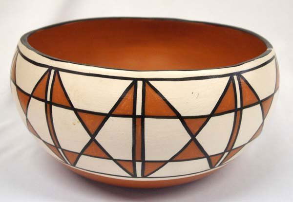 Large Santo Domingo Pottery Dough Bowl by Calabaza (1 of 5)