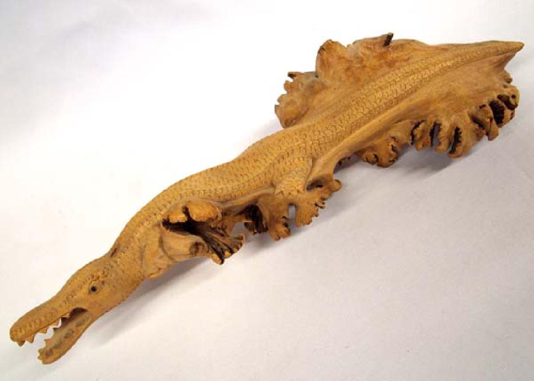 Indonesian Carved Chinaberry Wood Burl Alligator: Indonesian Carved Chinaberry Wood Burl Alligator, measures 4'' x 15'' x 4''