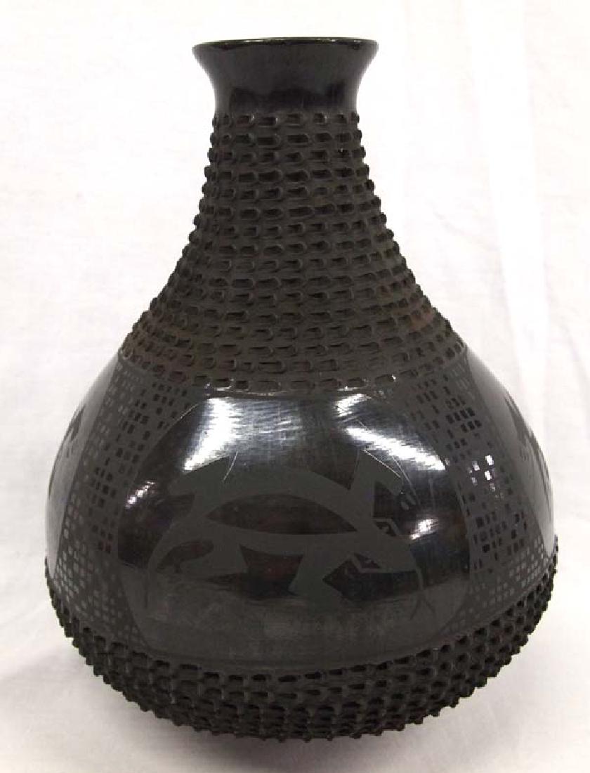Mexican Mata Ortiz Highly Textured Jar (1 of 3)