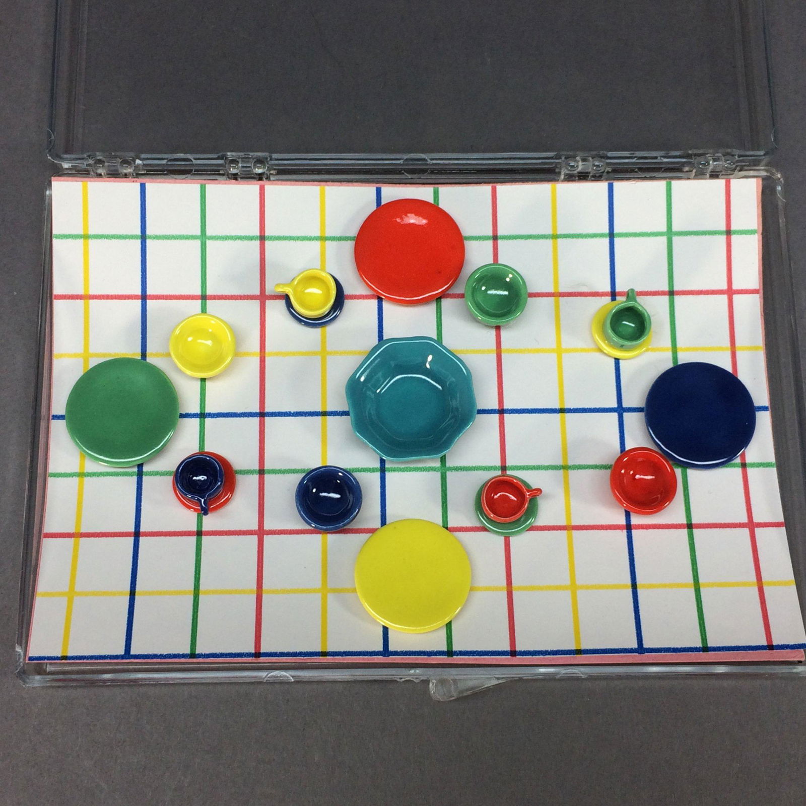 Miniature Fiesta Ware Set - Dollhouse or Display (1 of 5)