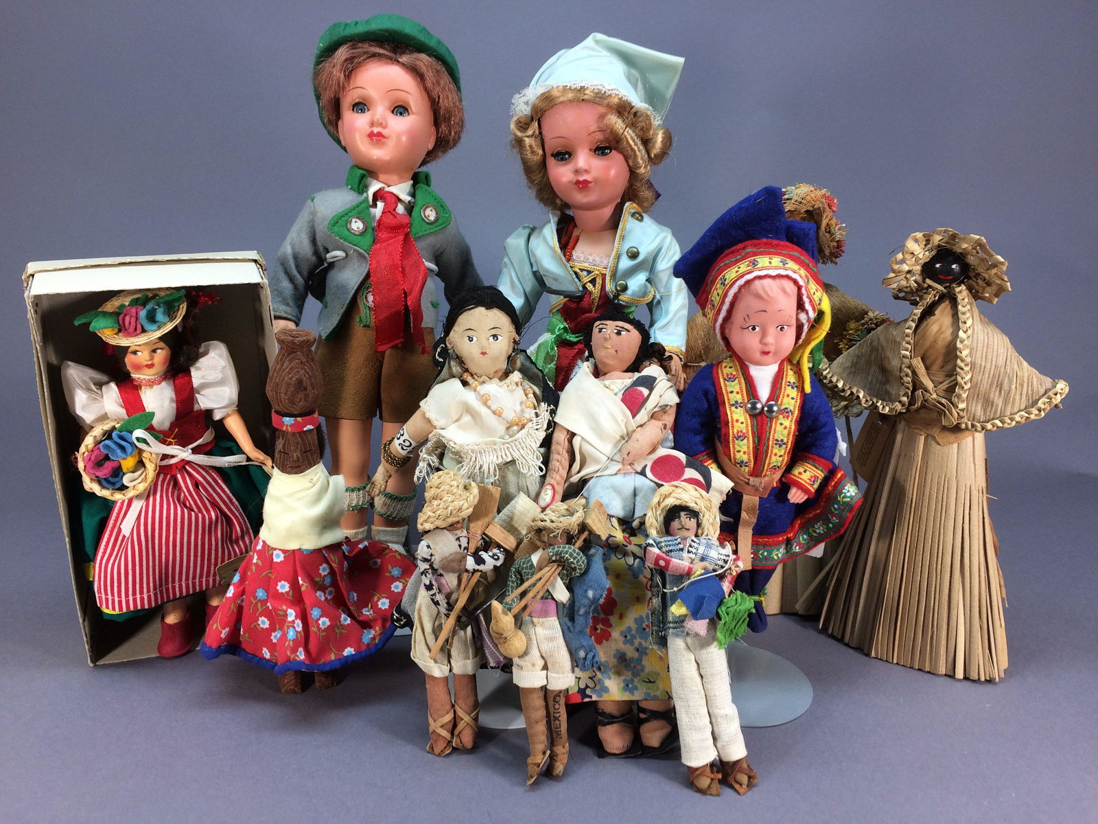 Lot of Vintage Travel Dolls – Bermuda, Mexico etc (1 of 19)