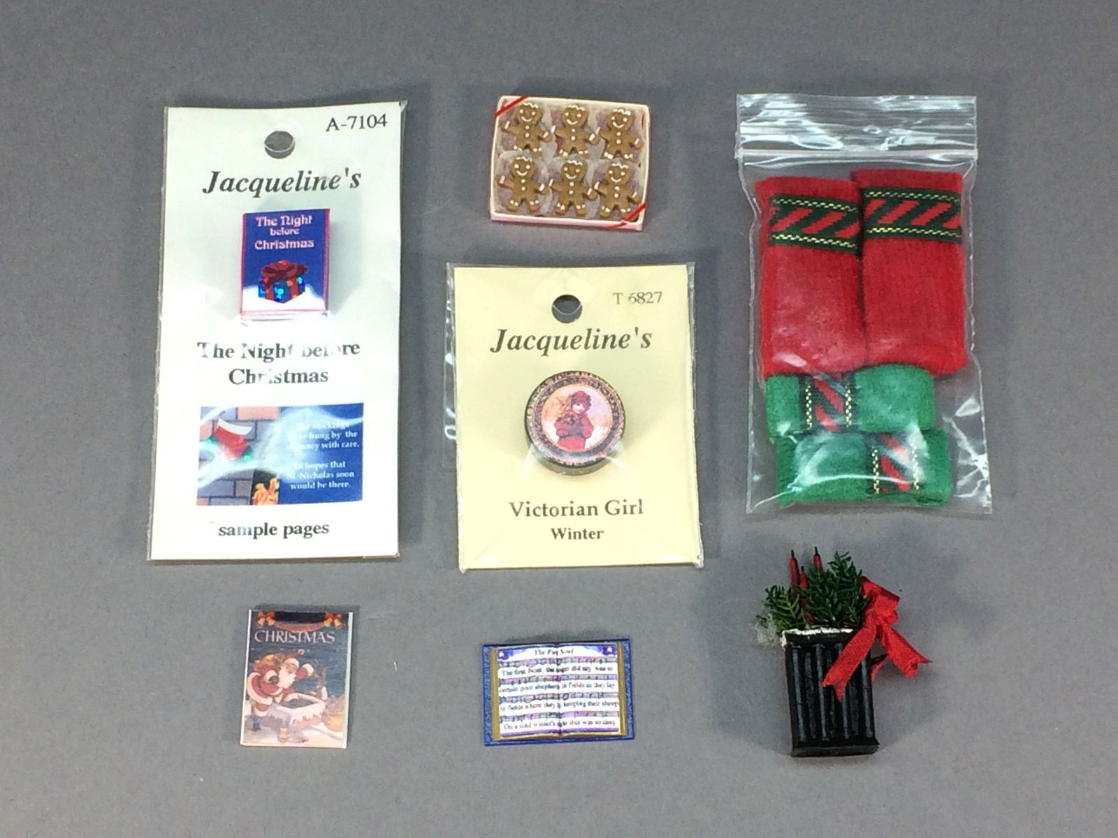 Dollhouse Mini Christmas Items Gingerbread Men (1 of 12)