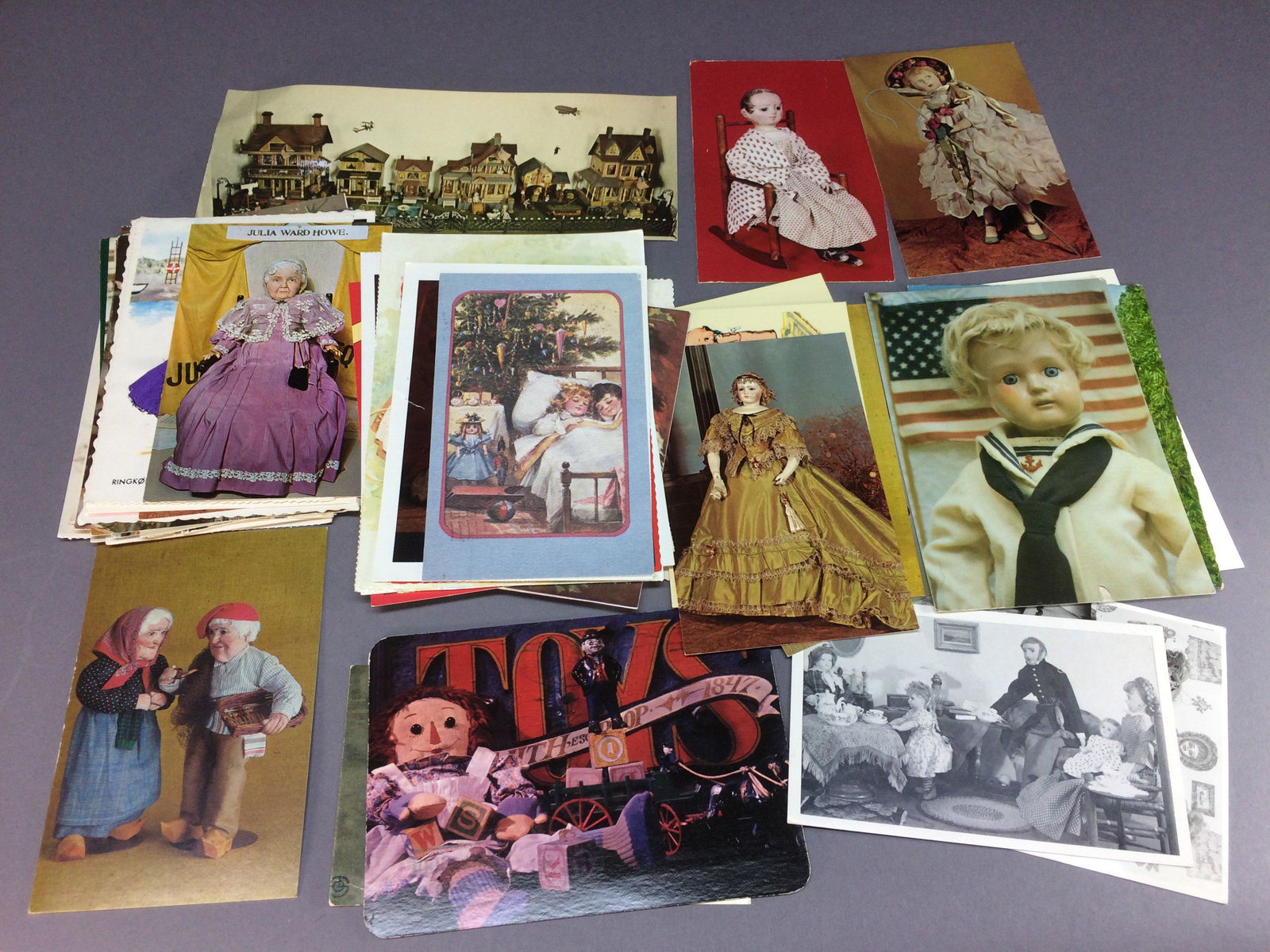 Lot of Vintage Postcards of Dolls – Used (1 of 10)