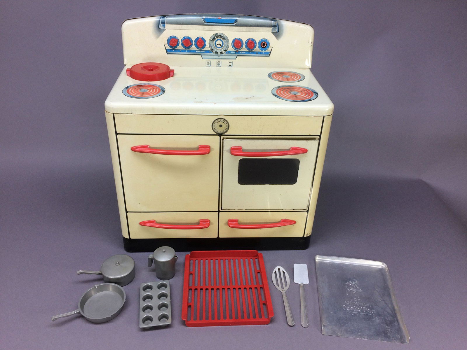 Marx Tin Litho Stove with Accessories (1 of 14)