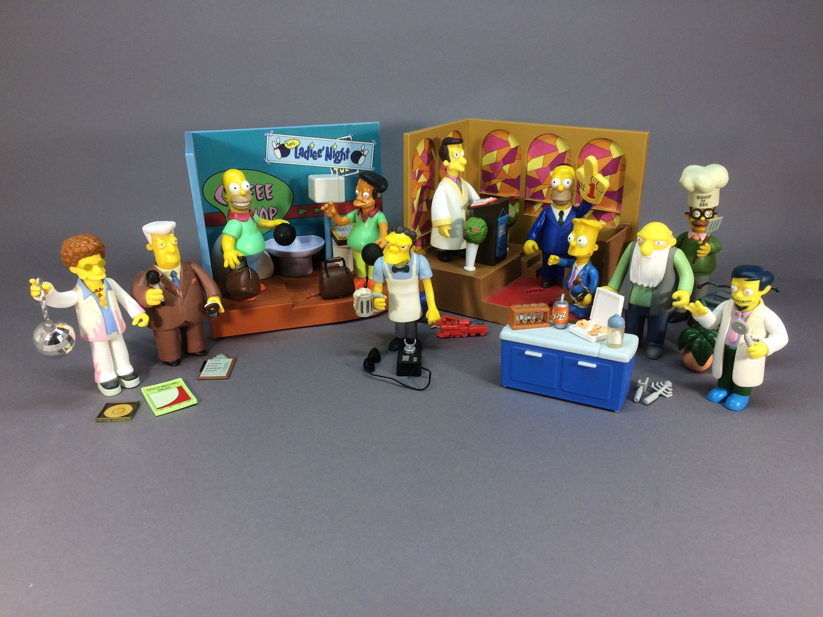 Simpsons World of Springfield 2 Sets & 11 Figures (1 of 14)