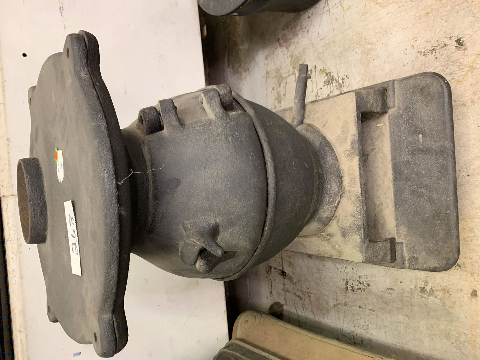 Antique Cast Iron Caboose Stove (1 of 3)