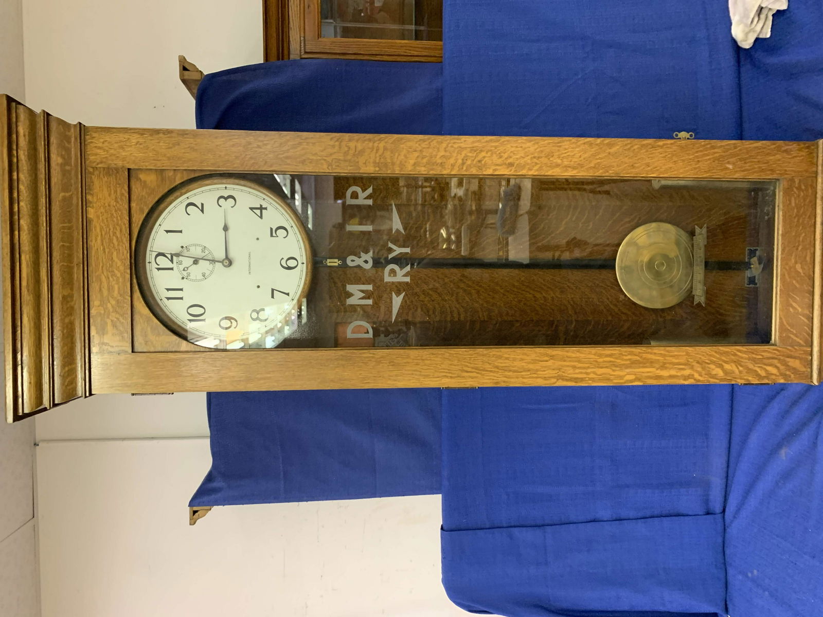 DM&IR Oak Wall Clock (1 of 13)