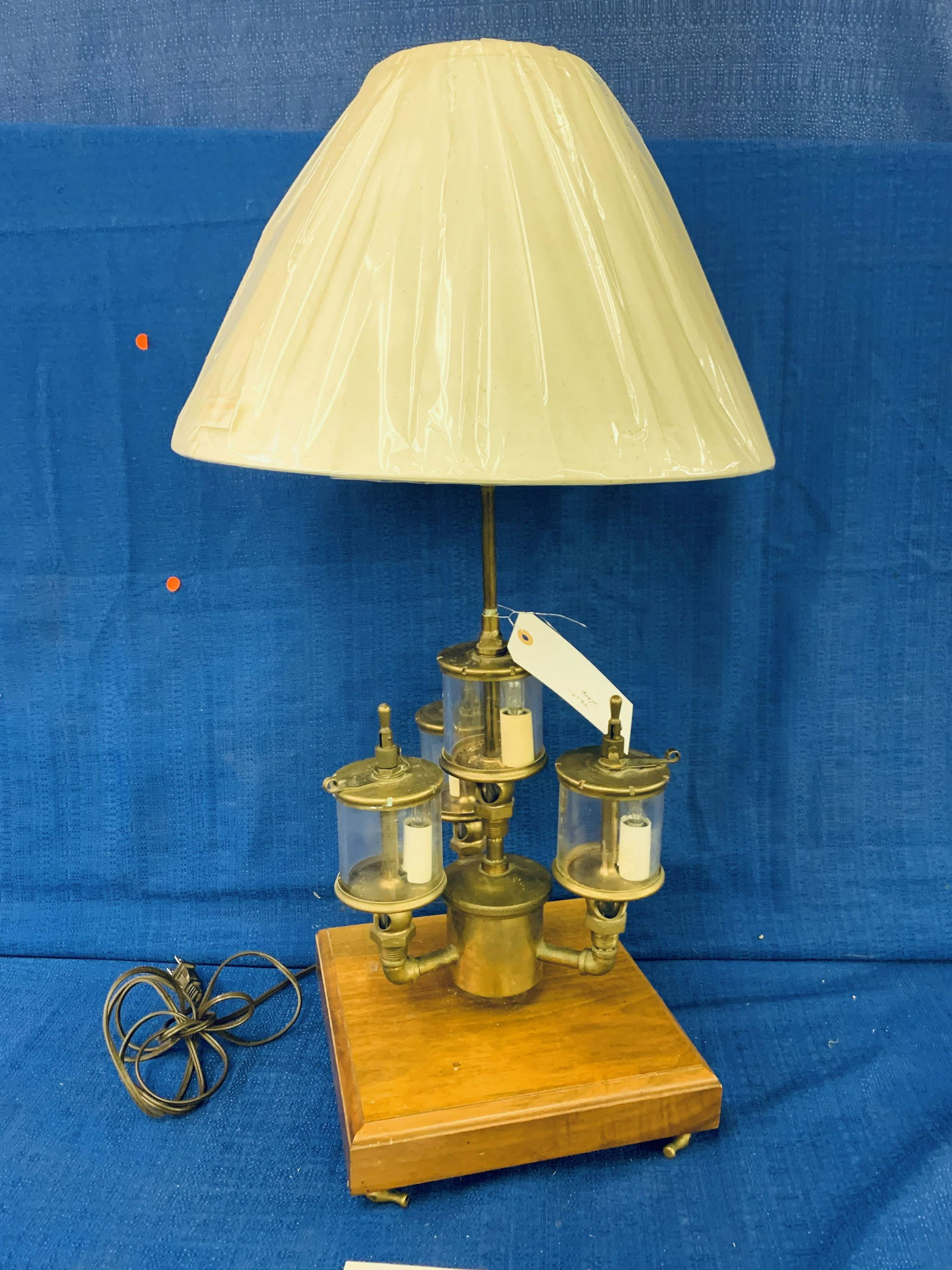 Oiler Ship Parts Henry Steinbrenner Lamp (1 of 5)