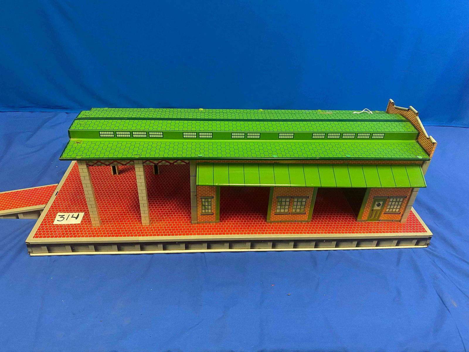 Marx Metal Freight Terminal (1 of 9)