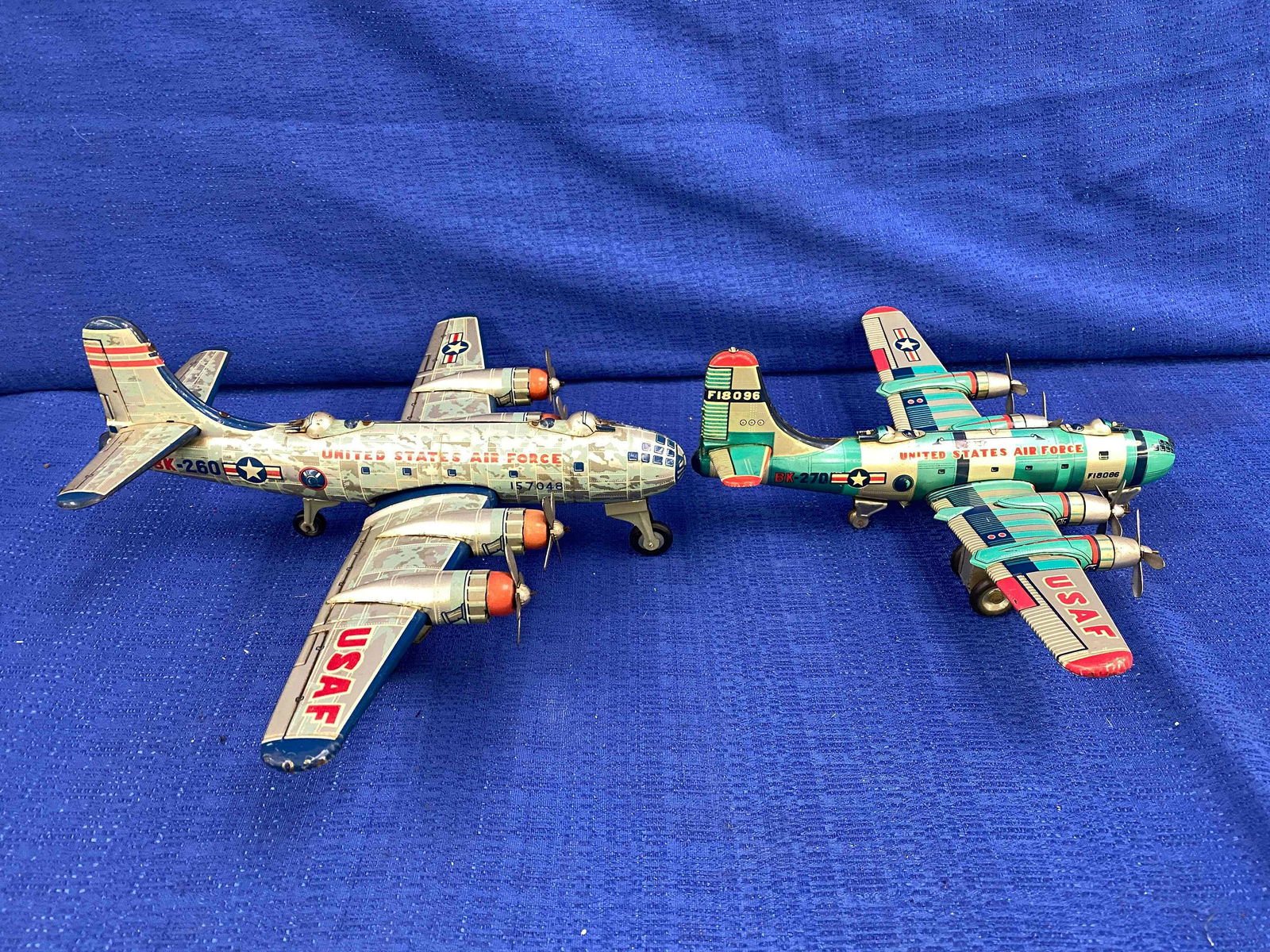 2 Vintage Metal Toy Planes (1 of 14)