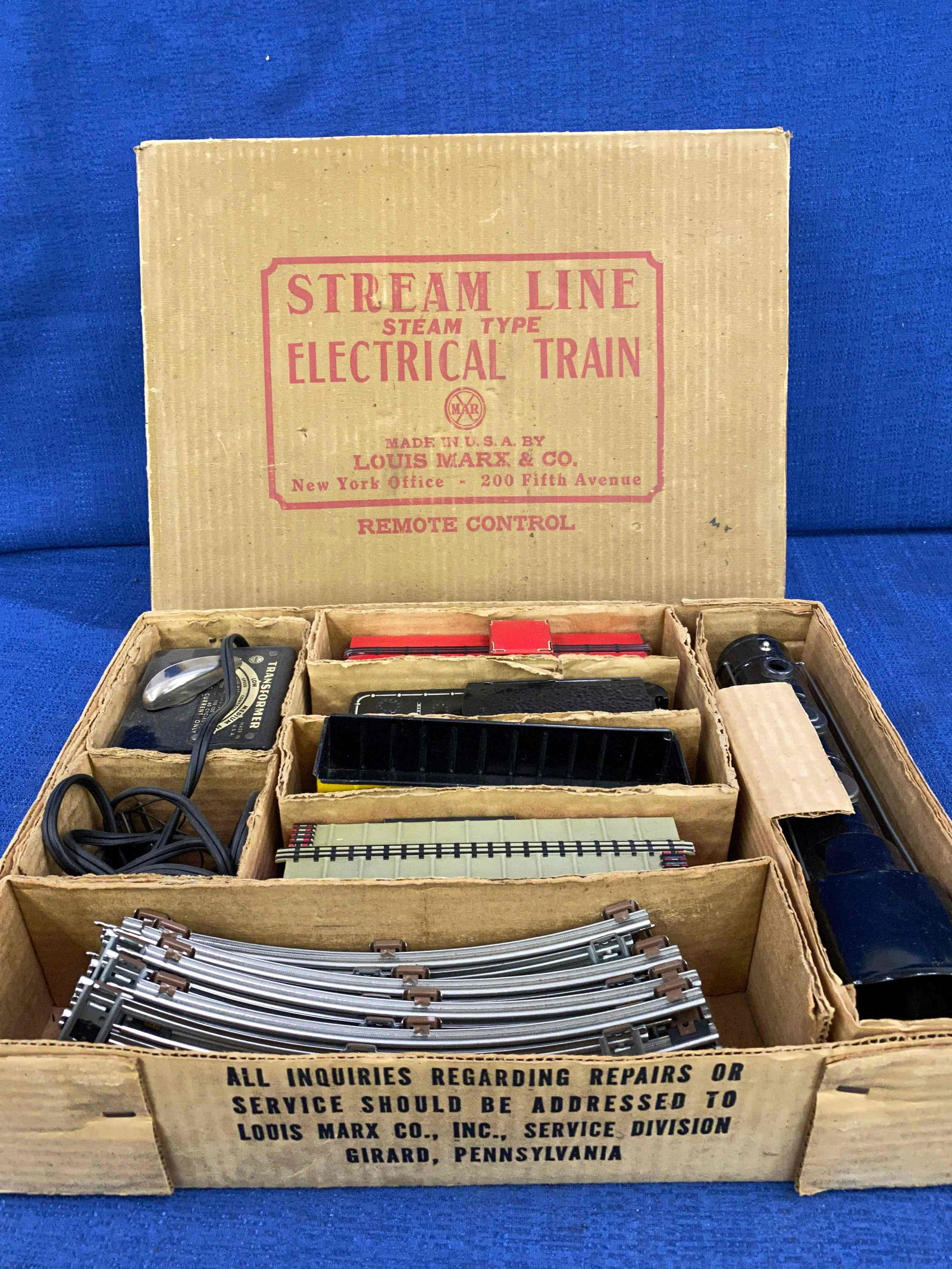 Louis Marx Steam Type Toy Train in box (1 of 12)