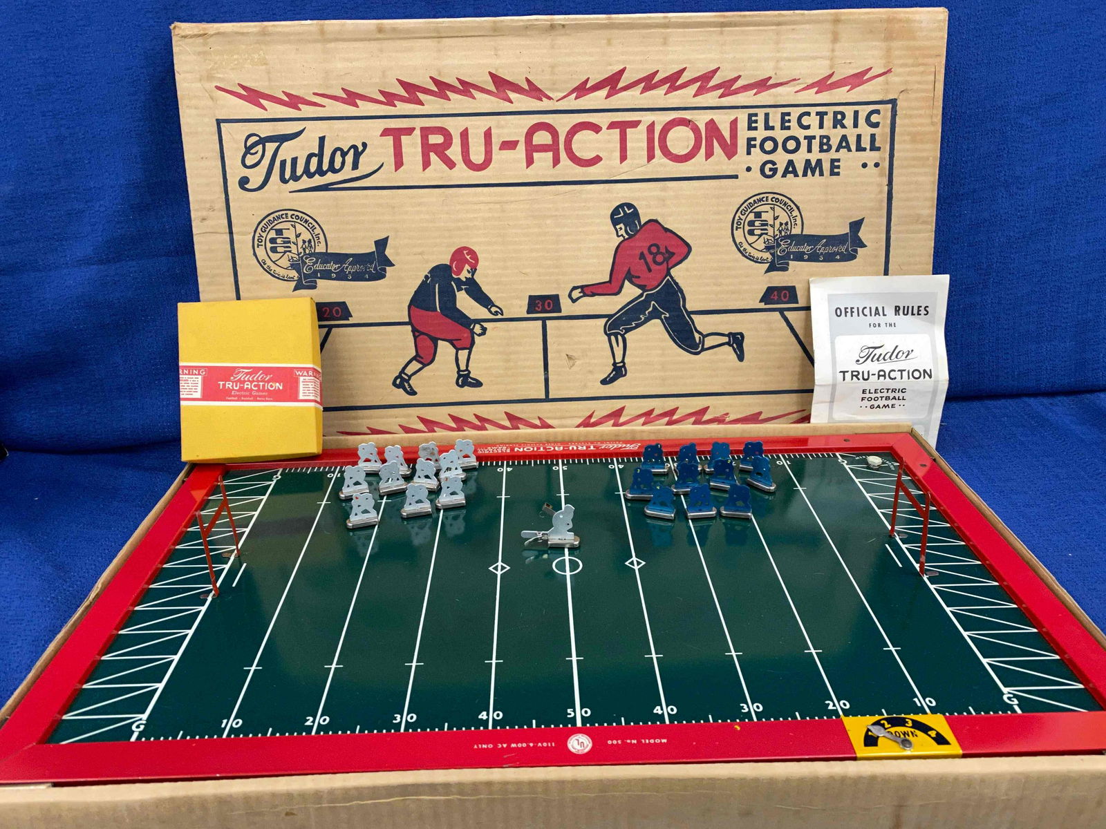 Tudor Tin Electric Football Game (1 of 10)
