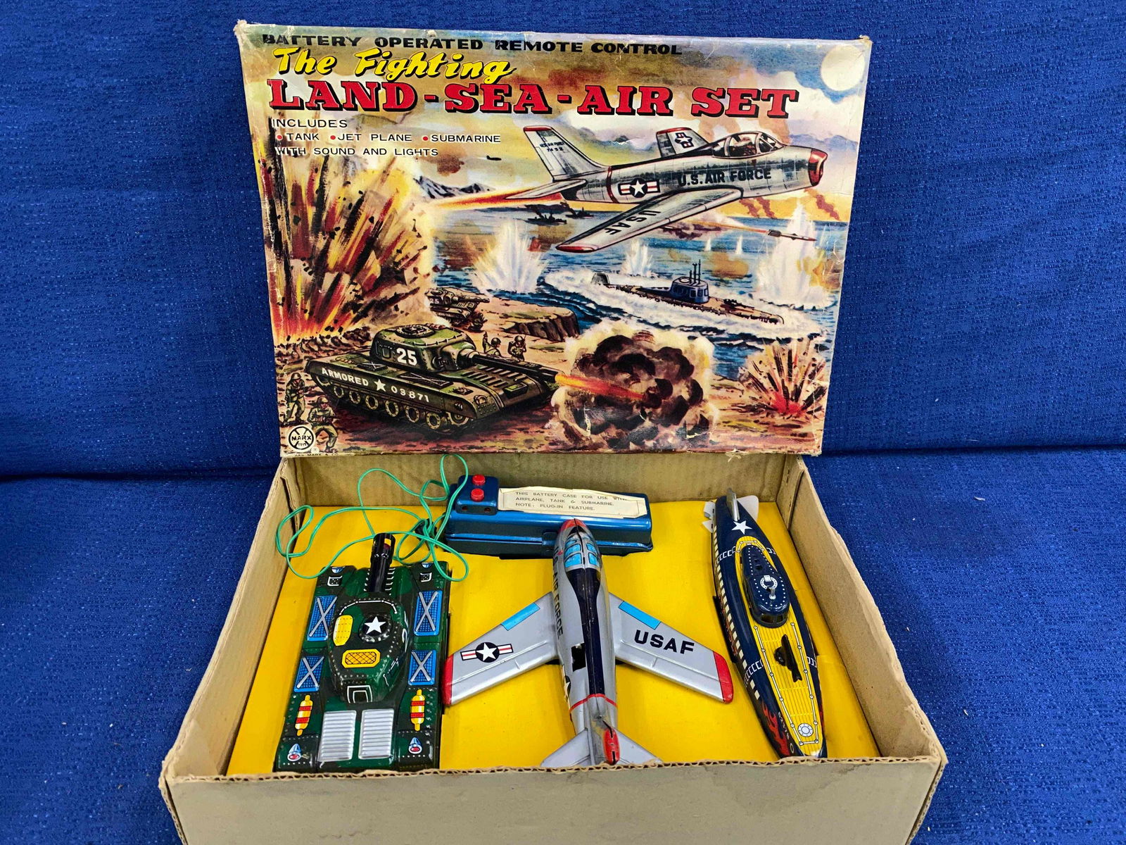 Marx Fighting Land-Sea-Air Set (1 of 12)