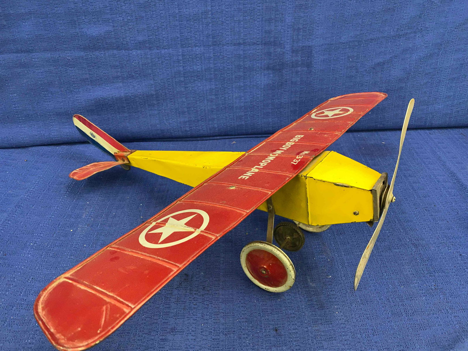 Catz Toys Tin Monoplane (1 of 7)