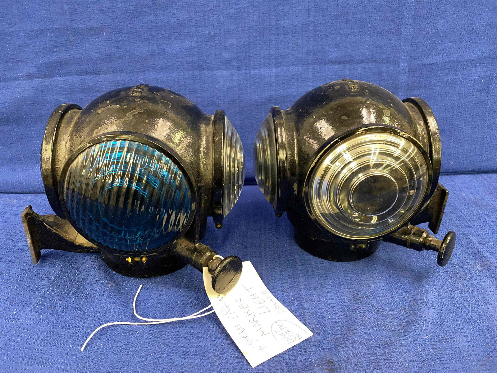 2 Adlake Steam Engine Marker Lights (1 of 9)