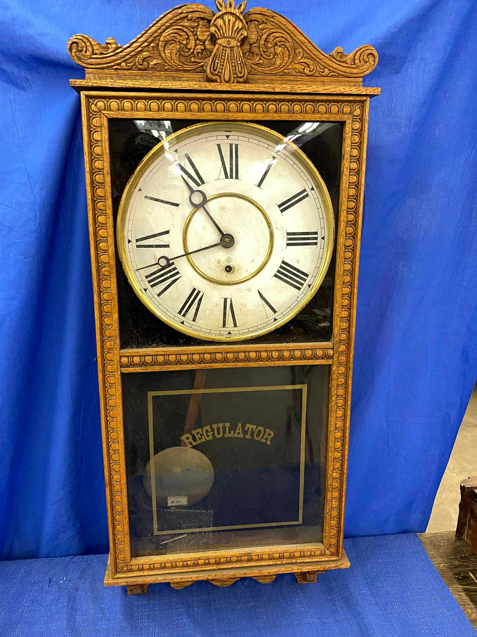 Gilbert 8-day Wooden Wall Clock (1 of 8)