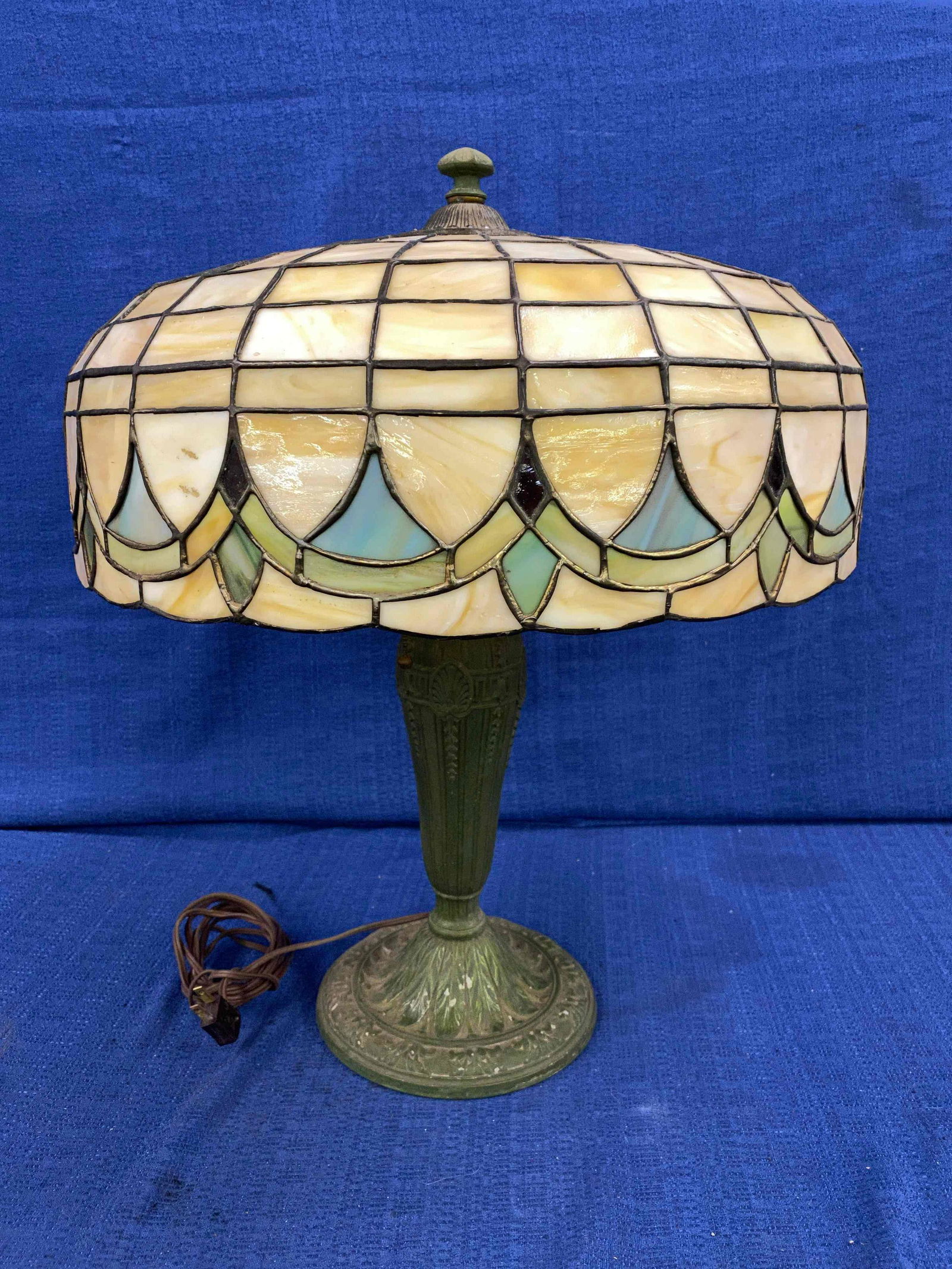 Leaded Glass Table Lamp (1 of 5)