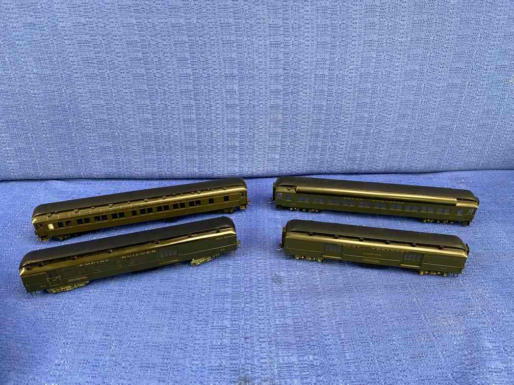 4 Lambert Great Northern Railway Passinger Cars (1 of 8)