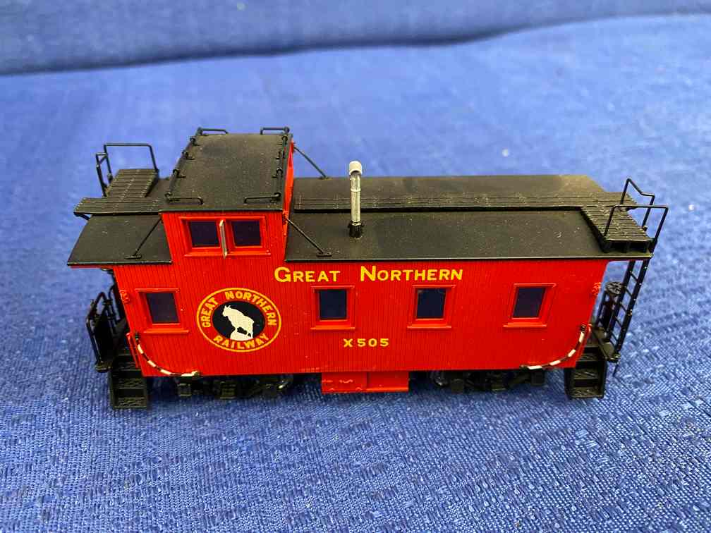 Challenger Great Northern Caboose (1 of 5)