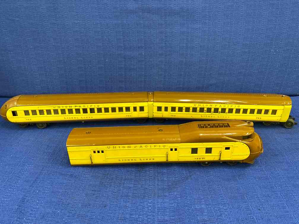 Lionel Union Pacific Streamlined Set (1 of 14)