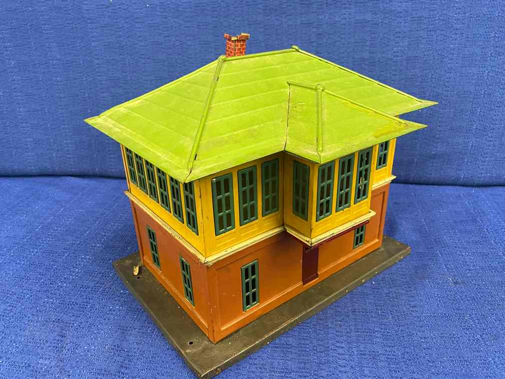 Lionel Switch Signal Tower (1 of 7)