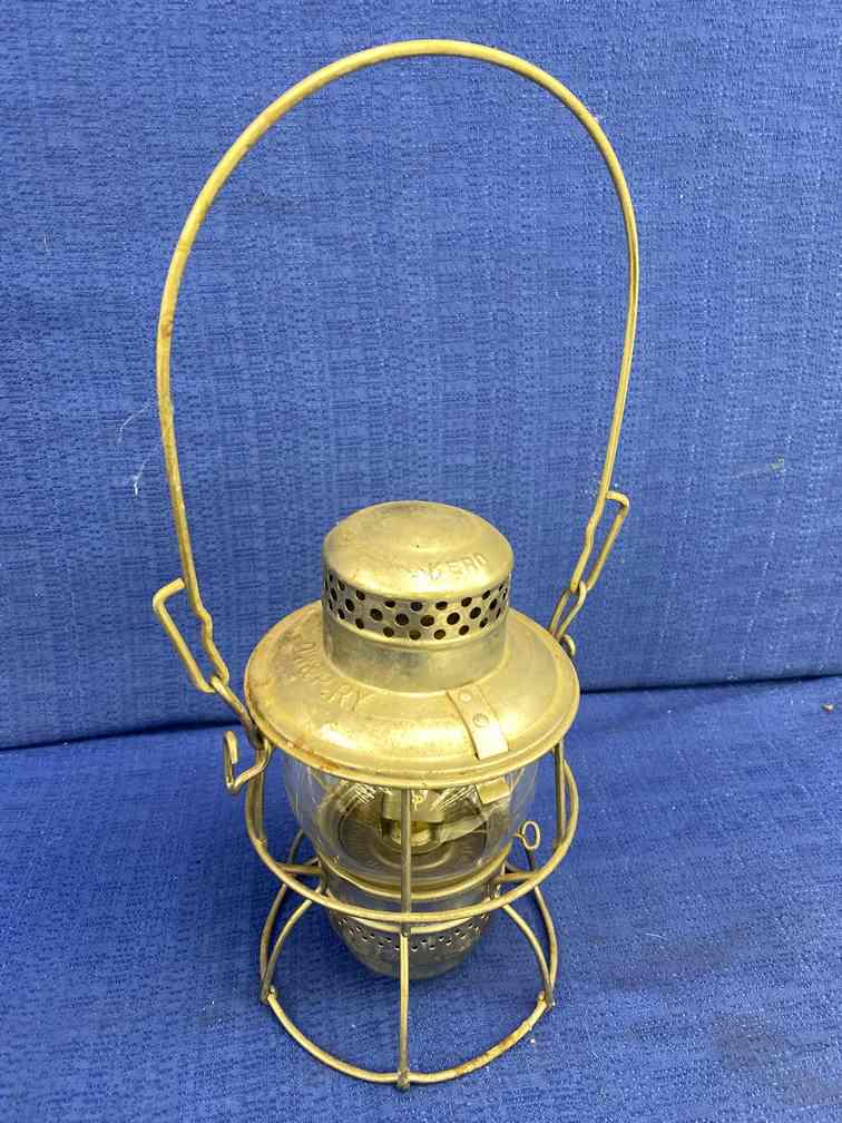 Duluth, Winnipeg, & Pacific Switchman's Lantern (1 of 6)