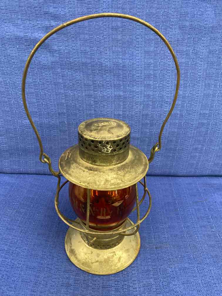 Duluth, Missabe, & Northern Switchman's Lantern (1 of 6)