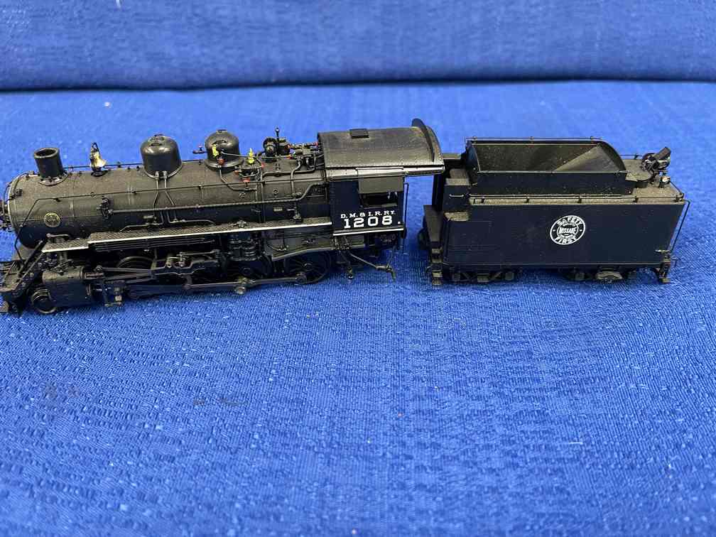 Precision Duluth, Missabe, & Iron Range Railroad Engine (1 of 7)