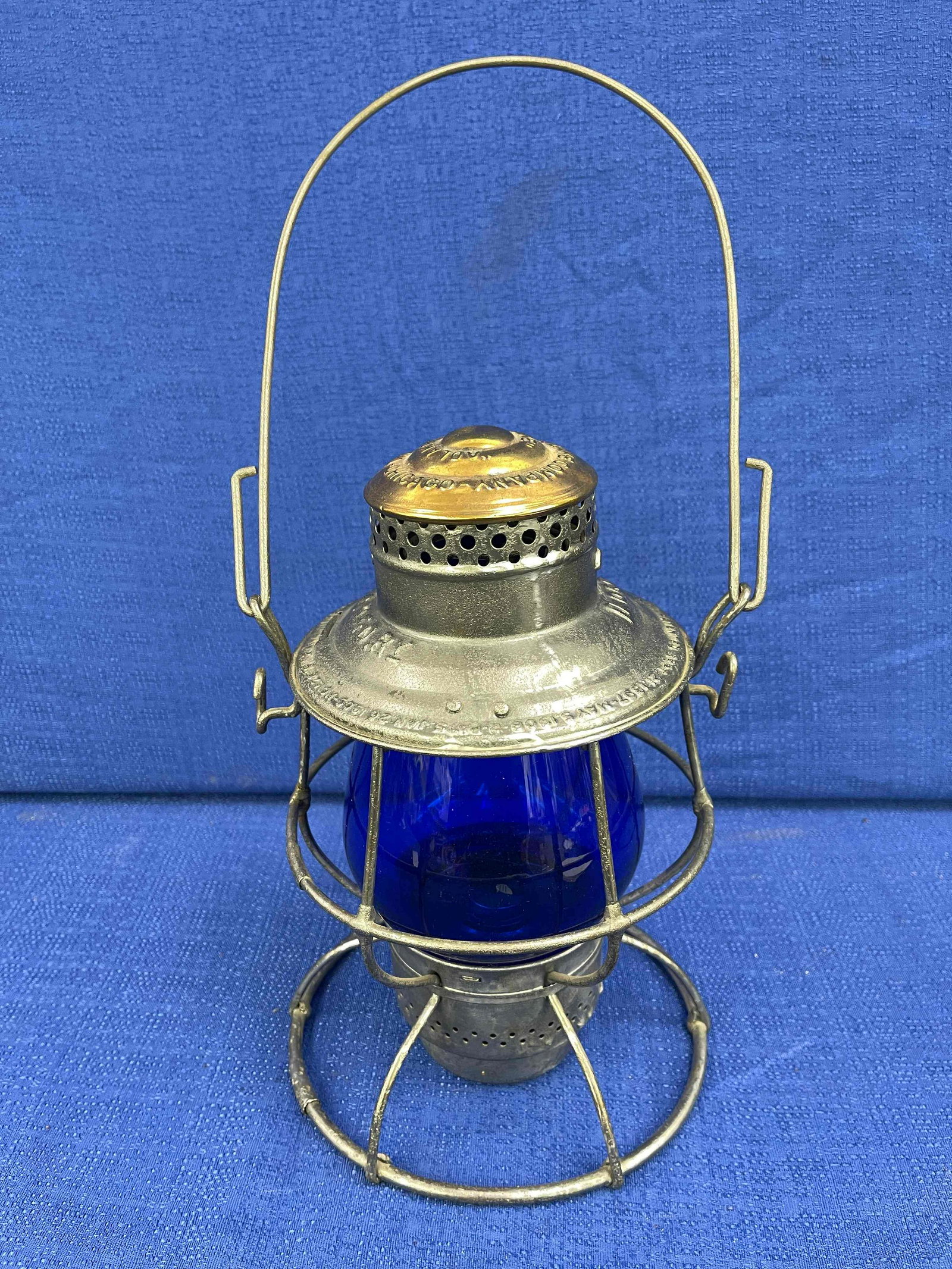 Cincinnati, Hamilton, and Dayton Switchman's Lantern: This is an excellent Cincinnati Hamilton & Dayton Railroad Adams & Westlake "Adlake" model locomotive lantern. This is an extremely rare item. It is a locomotive lantern, and "LOCO" is cast in the top