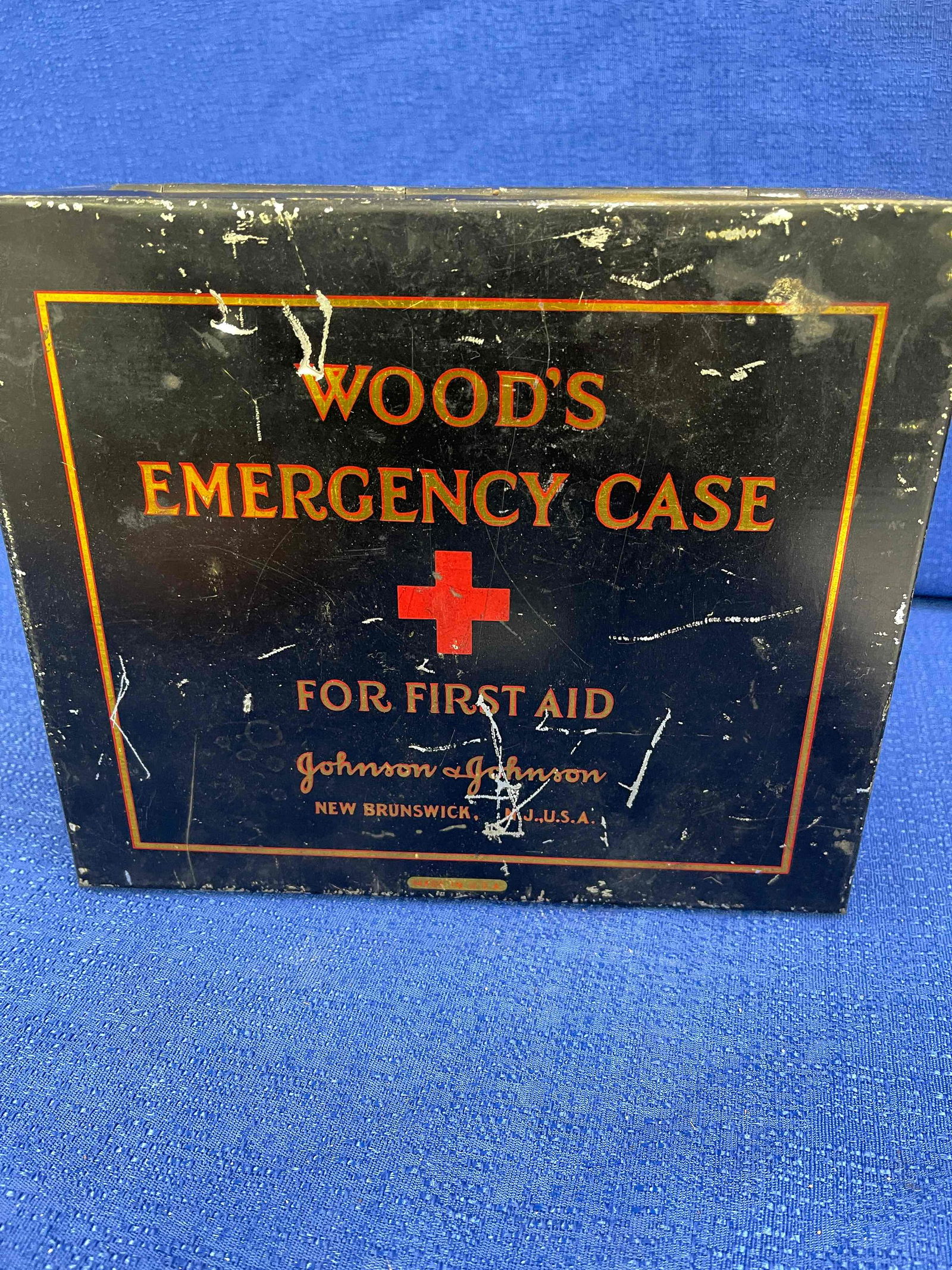New York Central Railroad First Aid Metal Box (1 of 4)
