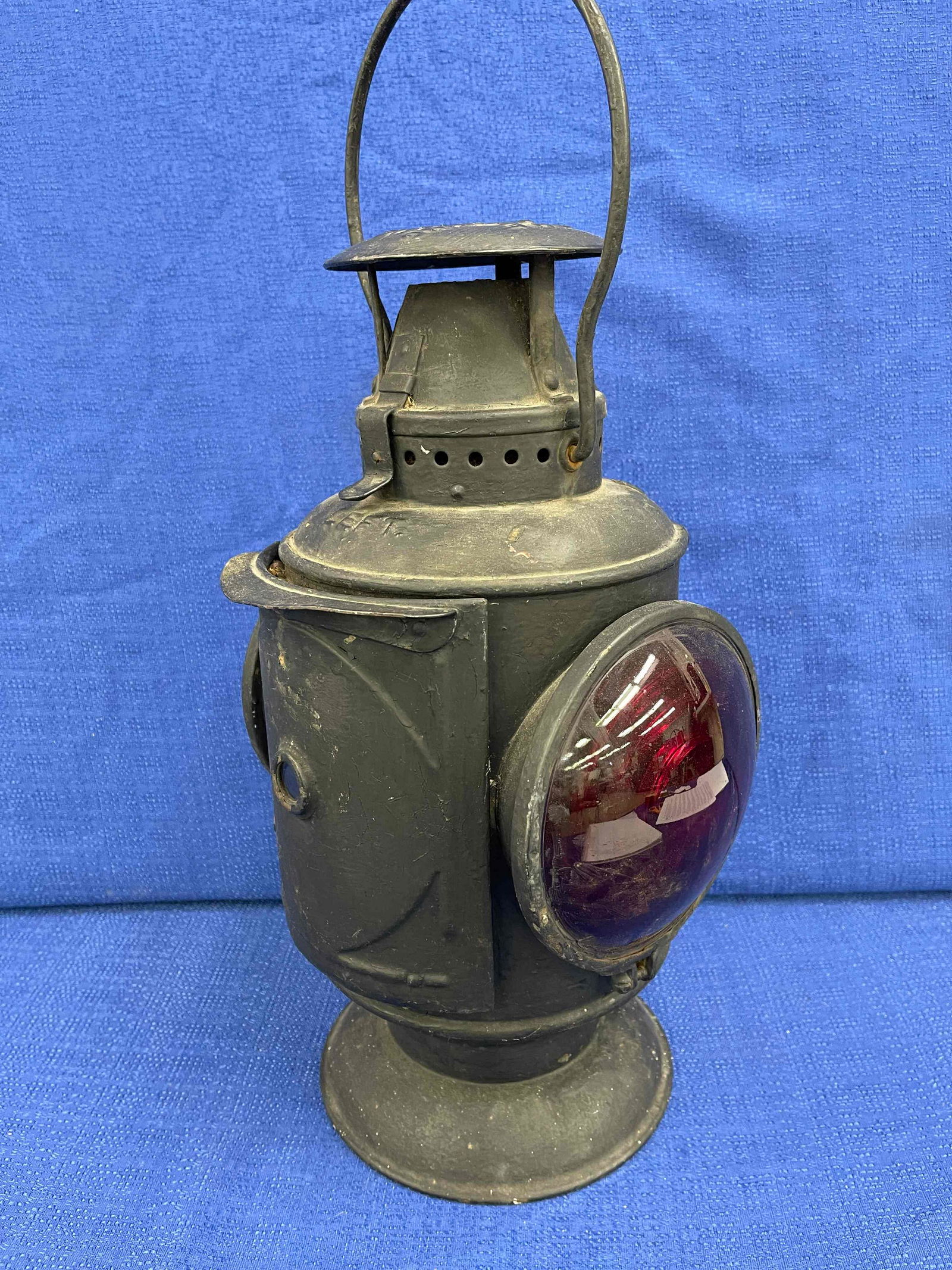 Terre Haute, Indianapolis & Eastern Traction Lantern (1 of 8)