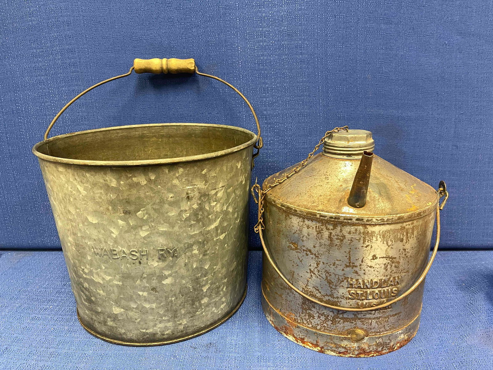 Wabash RR Metal Pail & Oil Can (1 of 6)