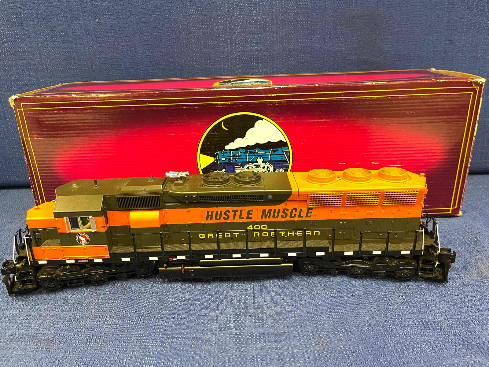 Great Northern RR O Scale M.T.H. Diesel Loco with Sound (1 of 10)