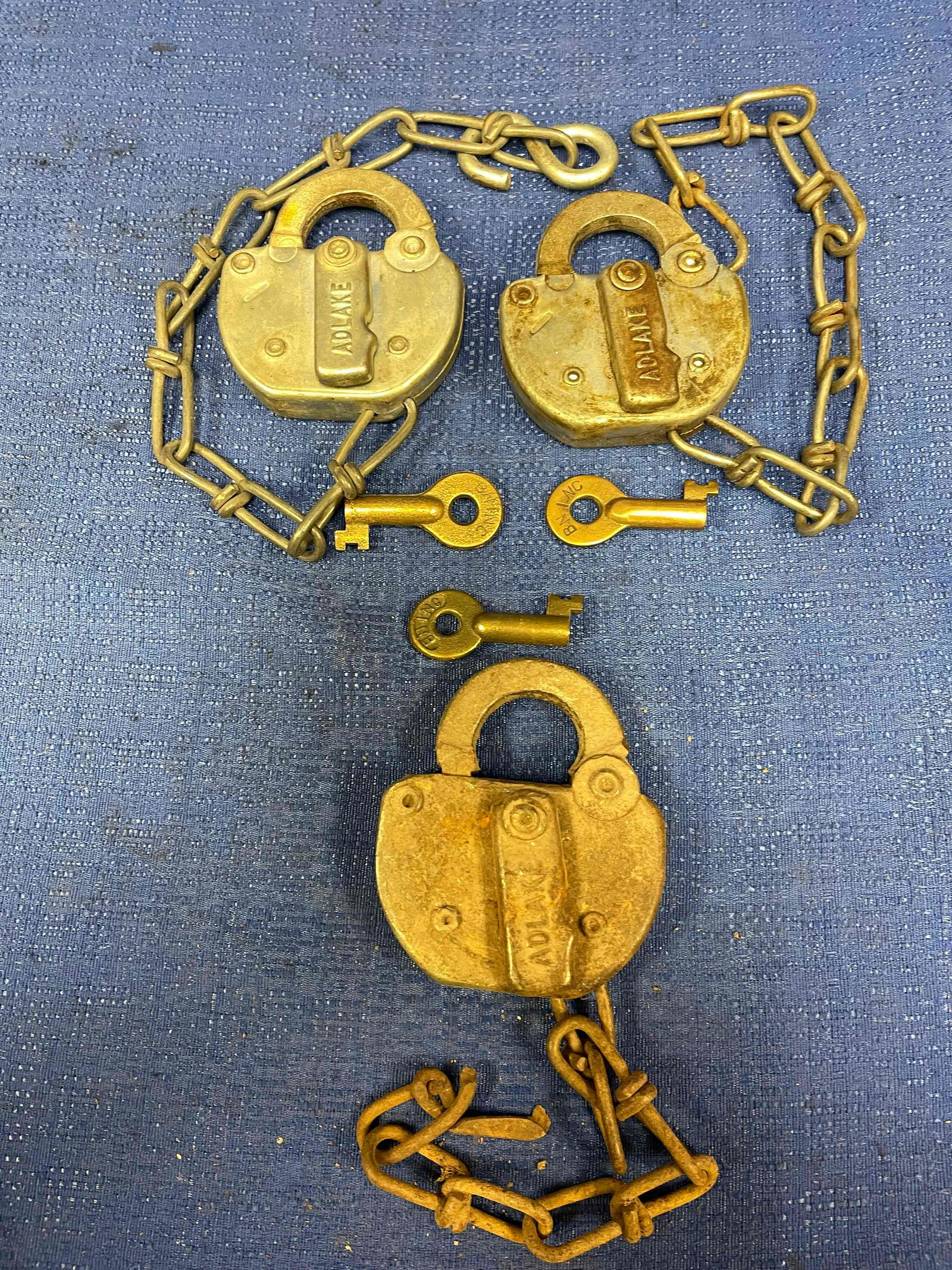 3 Burlington Northern Switch Locks with keys (1 of 6)