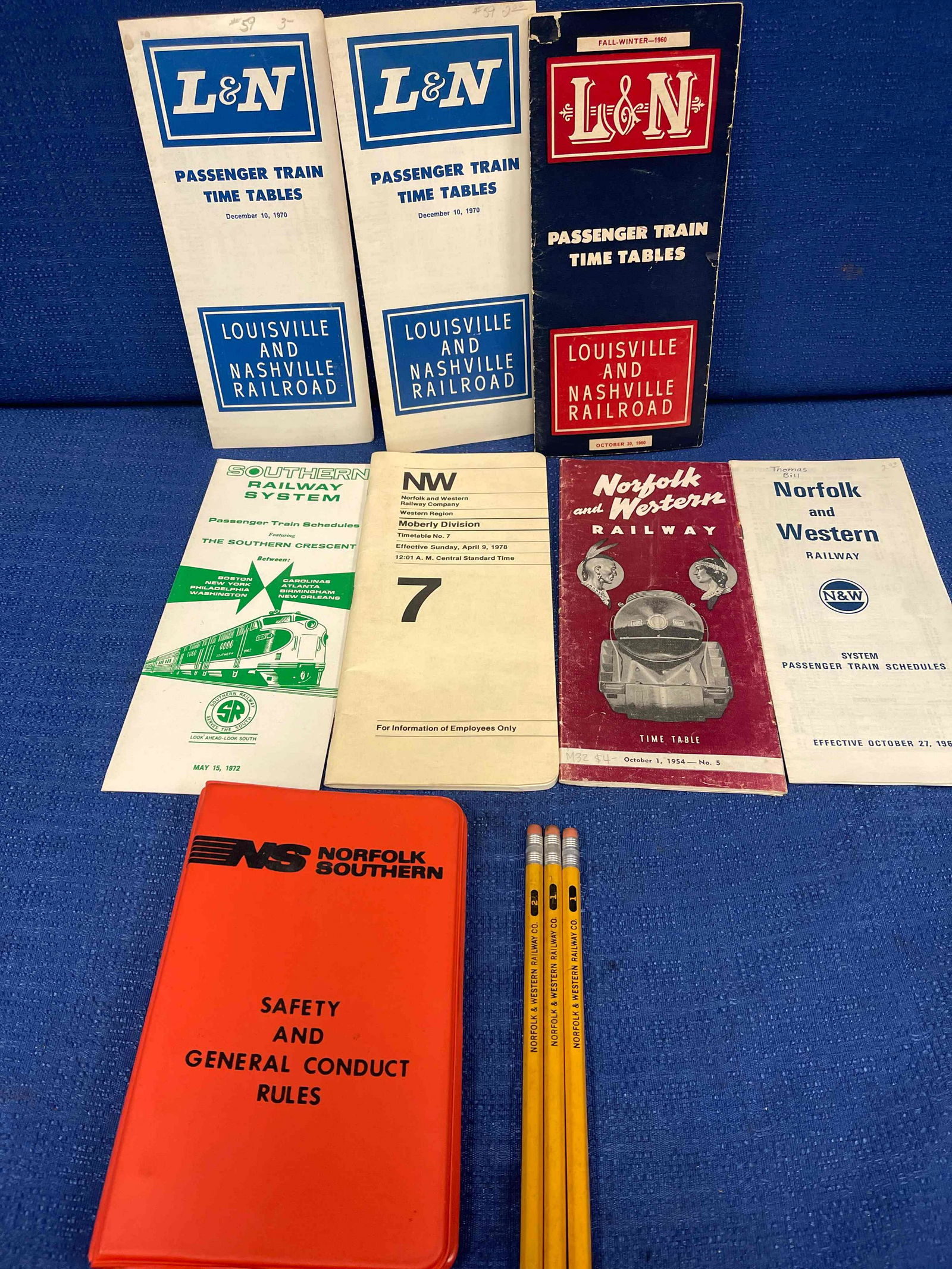 Southeastern Railroad Timetable & Ephemera Lot (1 of 5)