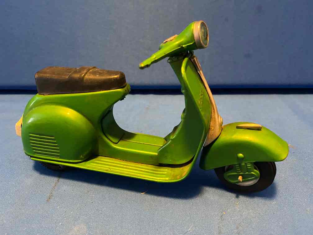 Bandai Vespa G.S. Motorcycle Tin Lithographed Friction (1 of 6)